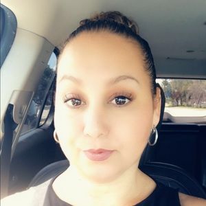 Meet your Posher, Alma